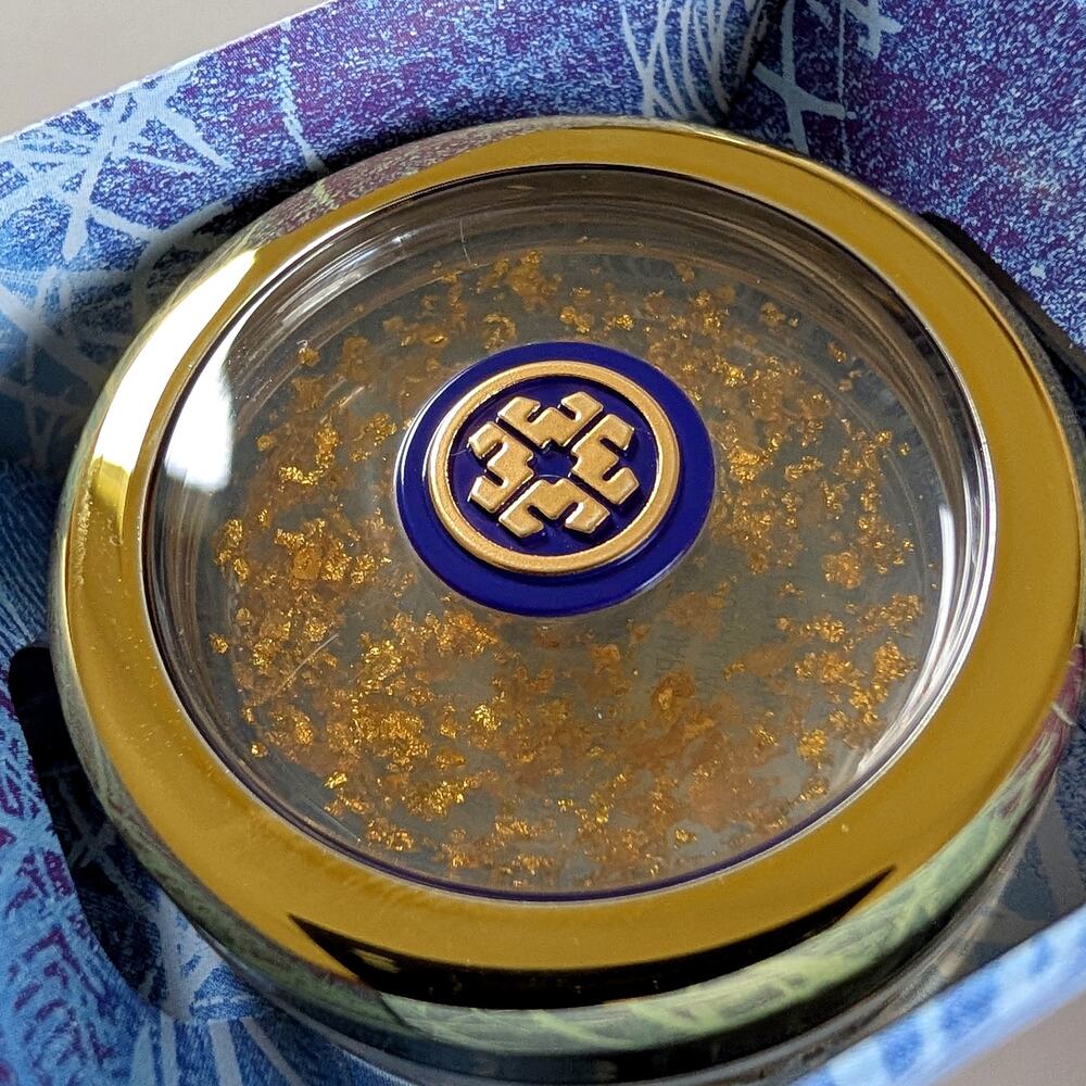 TATCHA Camellia Gold Spun Lip Balm 0.21 oz (full size) - Picture 2 of 3